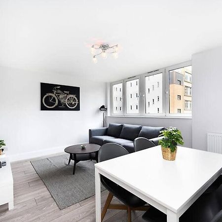 Charming Apartment In The Pleydell Estate London Exterior photo