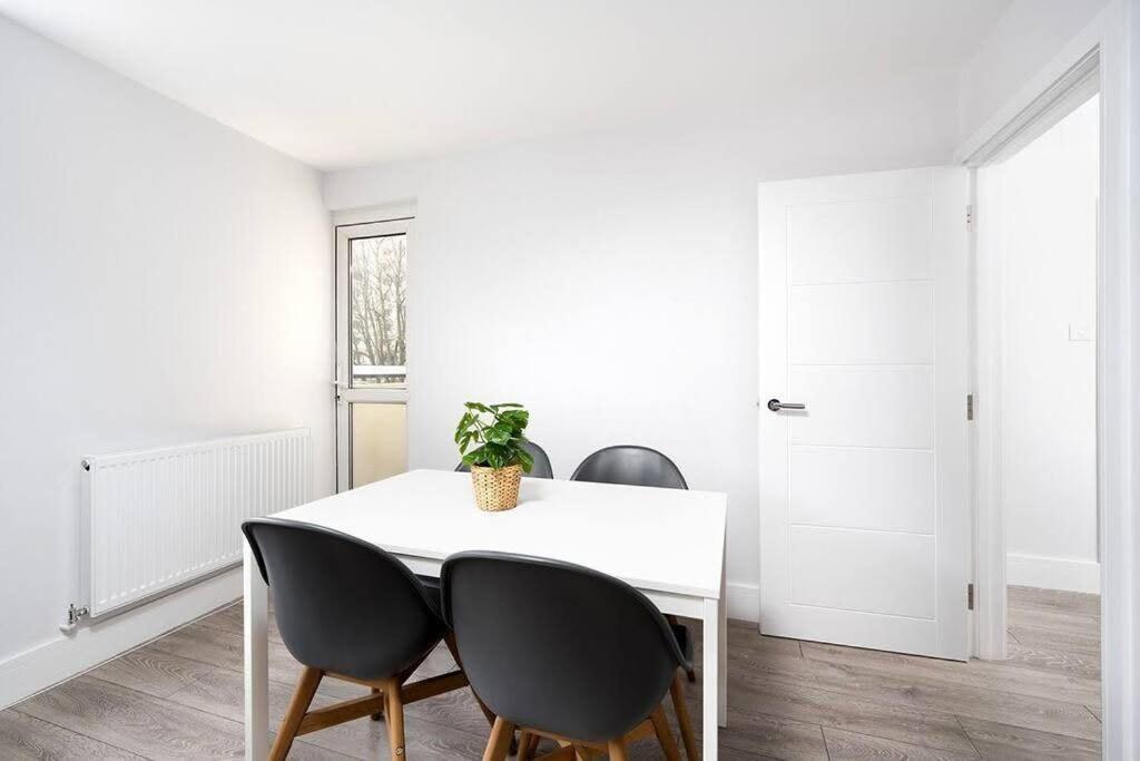 Charming Apartment In The Pleydell Estate London Exterior photo